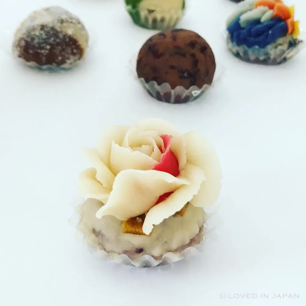 Flower-shaped Hitohira ohagi
